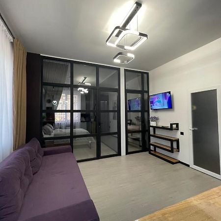 Appartement Vel Люкс à TTchernivtsi Extérieur photo