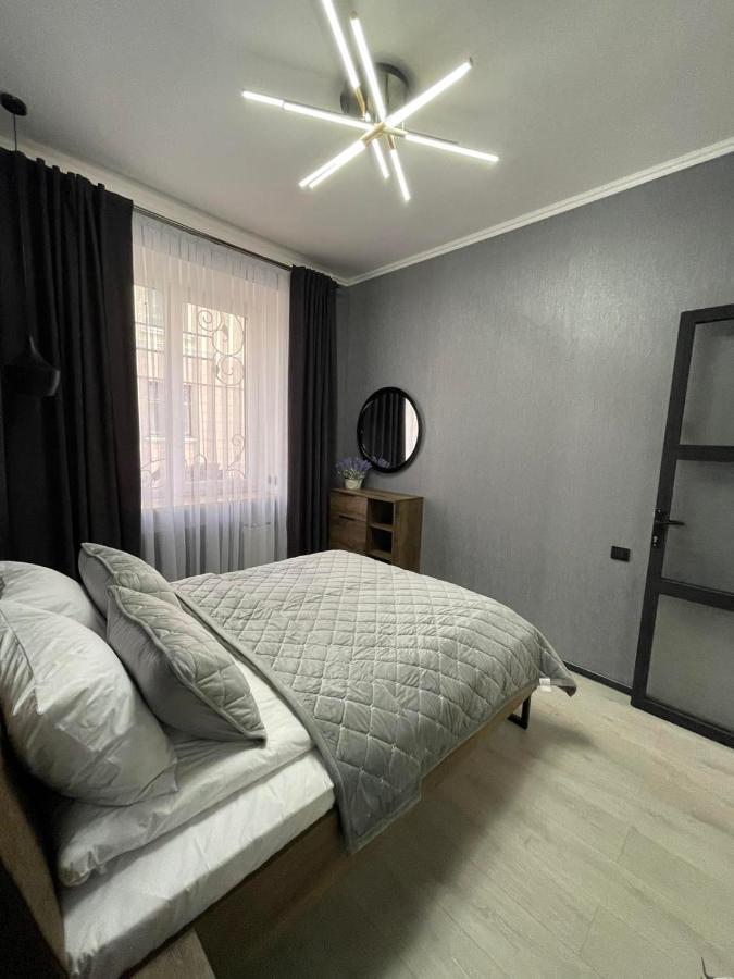 Appartement Vel Люкс à TTchernivtsi Extérieur photo