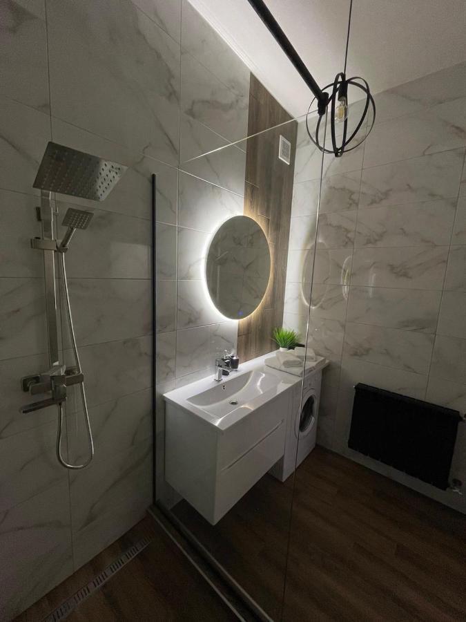 Appartement Vel Люкс à TTchernivtsi Extérieur photo
