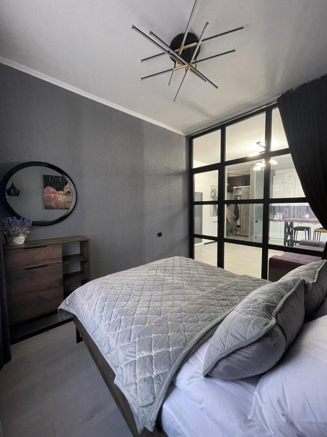 Appartement Vel Люкс à TTchernivtsi Extérieur photo