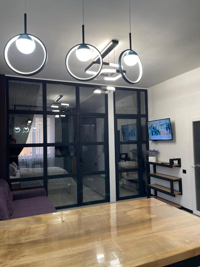Appartement Vel Люкс à TTchernivtsi Extérieur photo