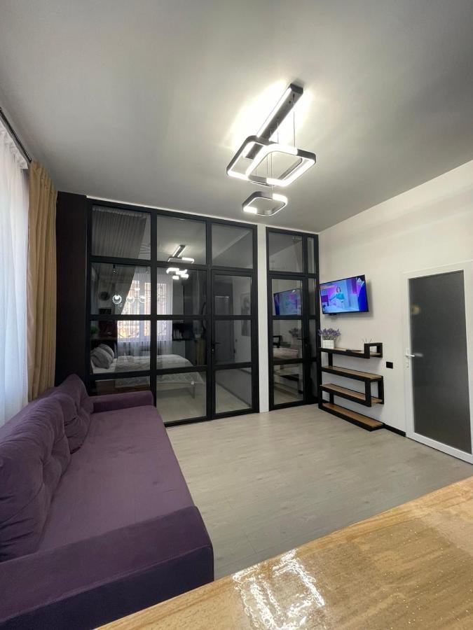 Appartement Vel Люкс à TTchernivtsi Extérieur photo