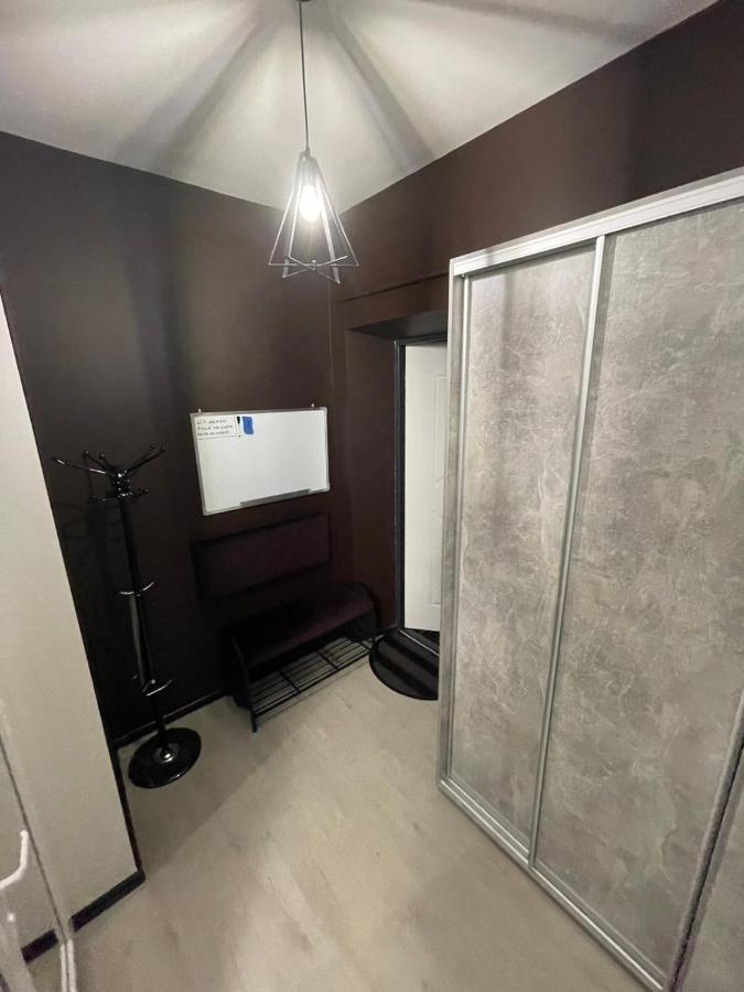 Appartement Vel Люкс à TTchernivtsi Extérieur photo