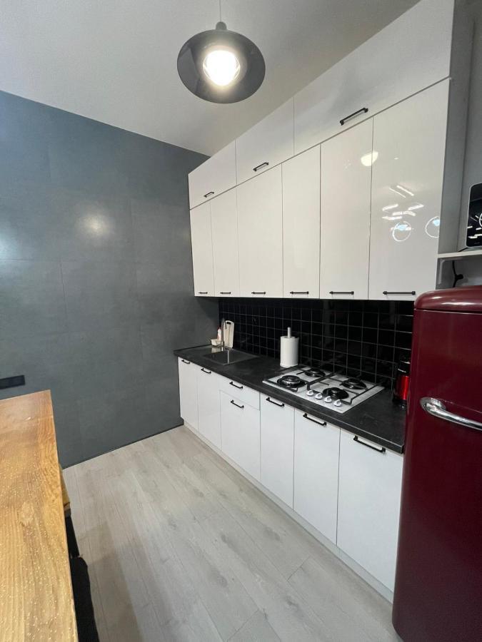 Appartement Vel Люкс à TTchernivtsi Extérieur photo